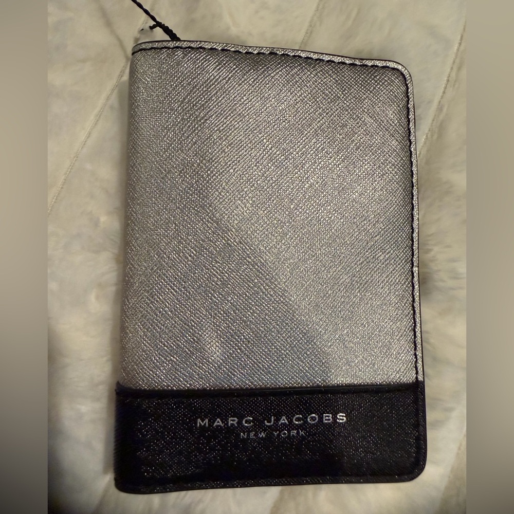 Marc Jacobs Black Multi Wallet / PASSPORT HOLDER